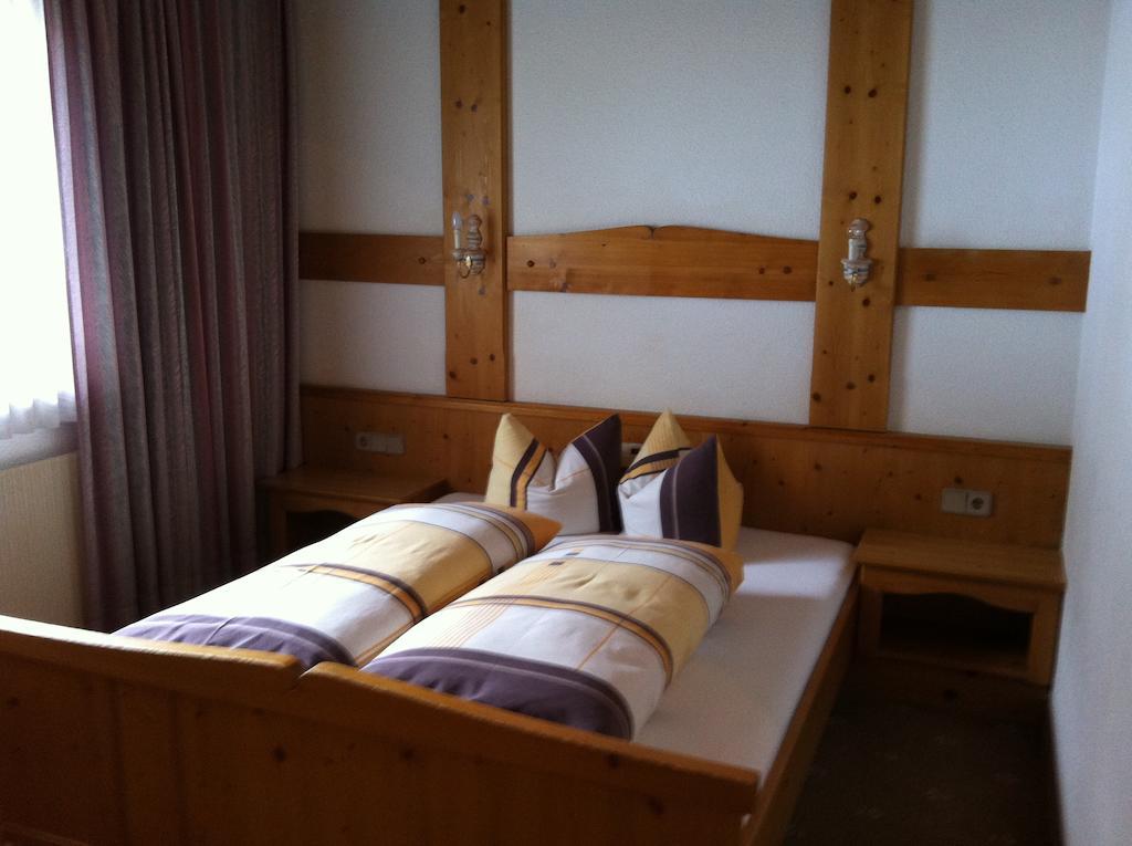 Hotel Garni Pfandl Neustift im Stubaital Habitación foto