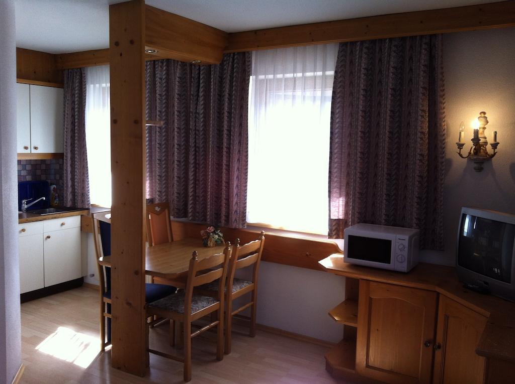 Hotel Garni Pfandl Neustift im Stubaital Habitación foto